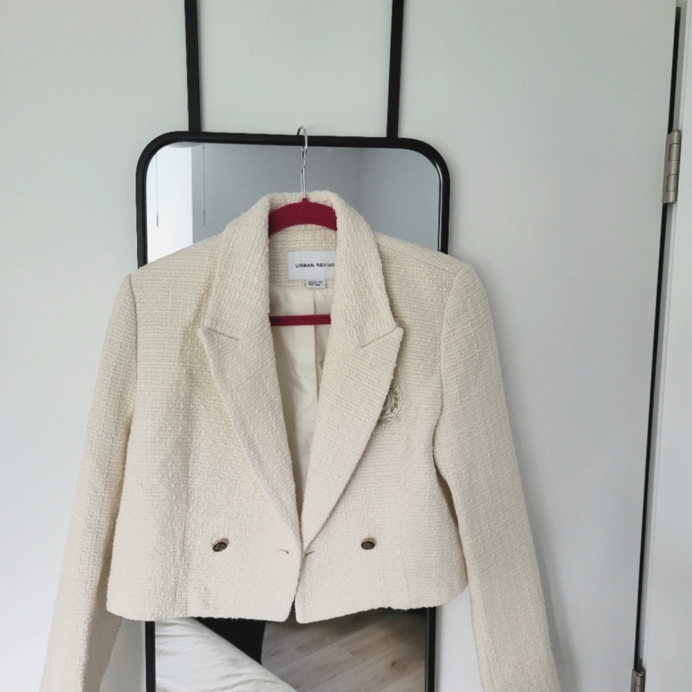 Urban Revivo crop jacket Size S